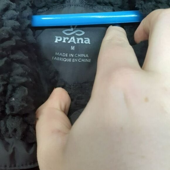 Prana Womens Quilted‎ Jacket M Black With Sherpa Collar & Zipper Pockets - Picture 3 of 6